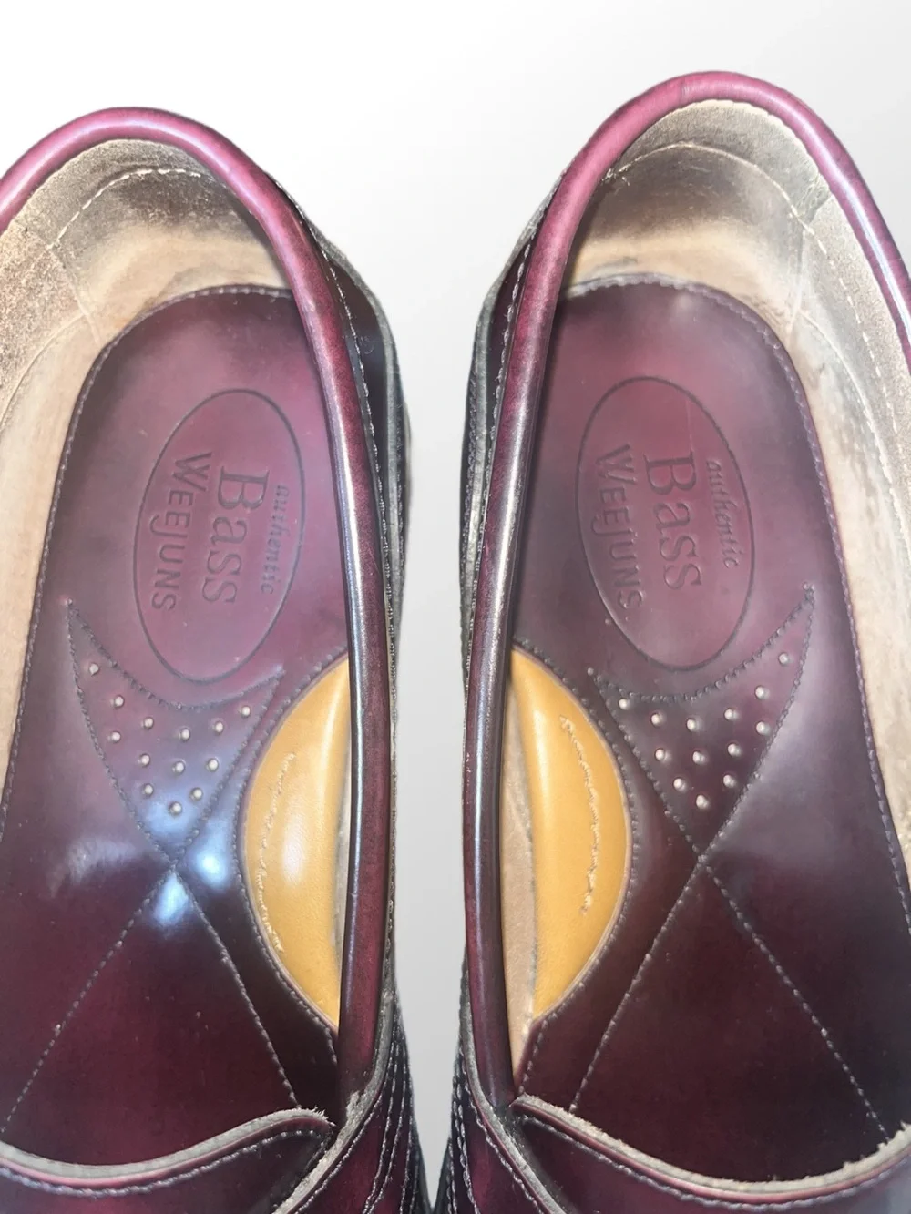 G.H. Bass & Co. Mens Retired Burgundy Clive Tassel Penny Loafers Sz. 9.5